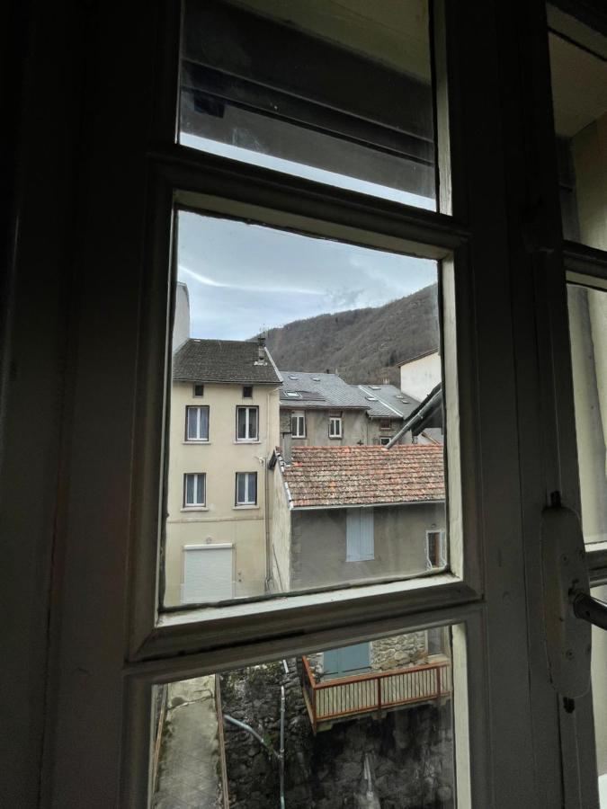 Superbe Appartement Au Bord De La Riviere Ax-les-Thermes Luaran gambar